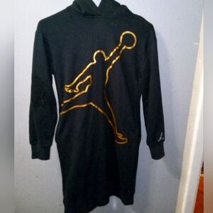 Black/Gold. Hoodie dress - With pockets (Jordan)
